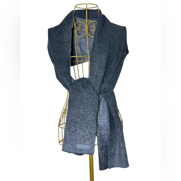 NWT Barefoot Dreams Soft CozyChic Reversible Scarf in Deep Sea Blue Indigo, OS. - Picture 5 of 10